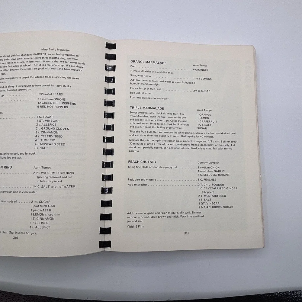 Bounty on the Brazos Cookbook Marlin Texas Four Generations Family 1980 Vtg RARE